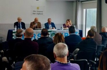 Consiglio macroregionale alla presenza del prof. Acocella e della segretaria nazionale Brezzo