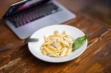 Attenzione alla pausa pranzo in ufficio!