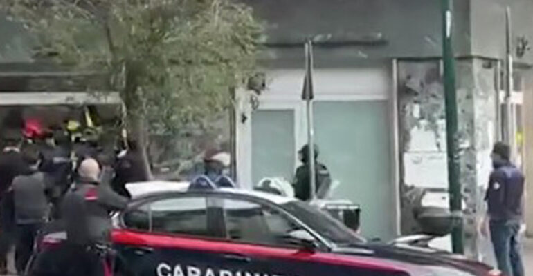 Rapina con ostaggi a Napoli: le dichiarazioni di Riccardo Colombani e di Enrico Cocciolla
