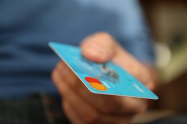 Arriva la card per il ticket pasto elettronico. Entro il 31 marzo si può optare per il versamento previdenziale dei buoni del 2021