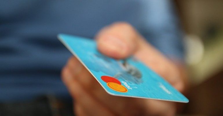 Arriva la card per il ticket pasto elettronico. Entro il 31 marzo si può optare per il versamento previdenziale dei buoni del 2021