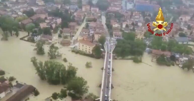 Solidarietà a colleghi e colleghe di Emilia Romagna e Marche