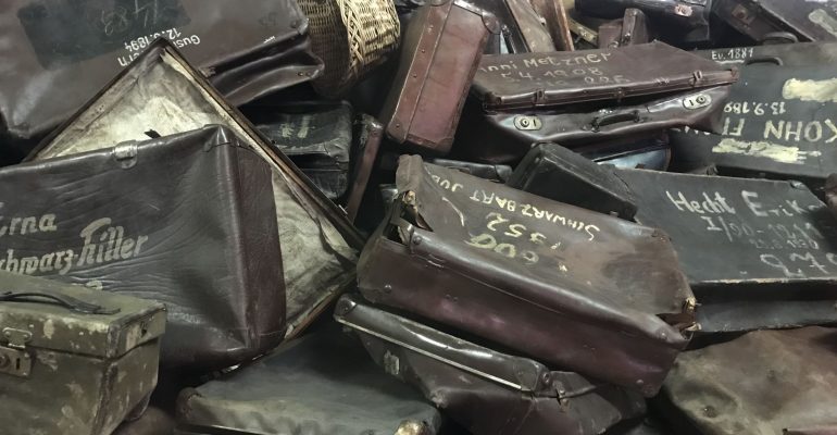 Il treno della memoria. Valigie rubate, in memoria dei bambini che hanno perso la vita