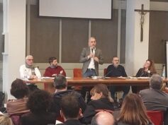 Como, assemblea di piazza, i bancari approvano all’unanimità il rinnovo del Contratto nazionale