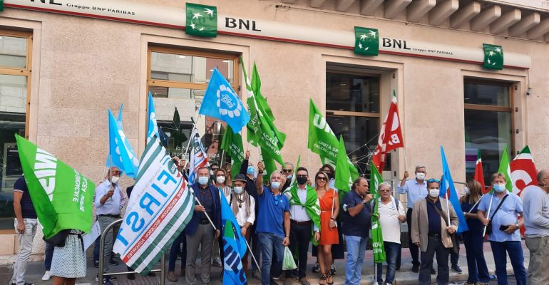 BNL Bari, presidio sindacale unitario contro esternalizzazioni