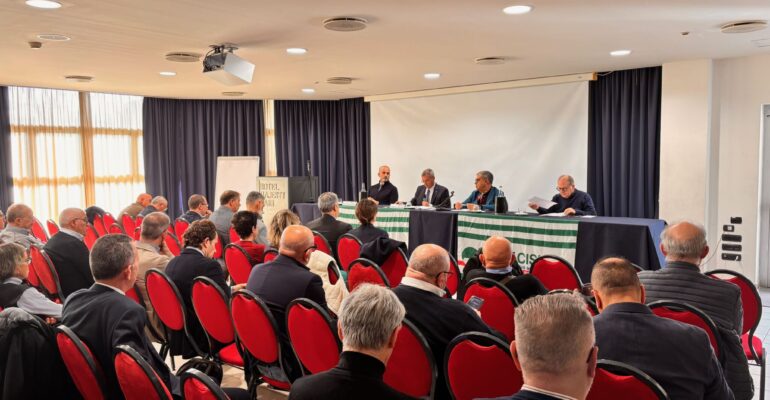 Detassare il lavoro e contrastare la finanza predatoria, a favore degli Stati Uniti d’Europa. Berloco e Colombani al Consiglio Generale First Cisl di Puglia