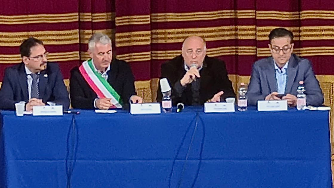 il tavolo degli organizzatori