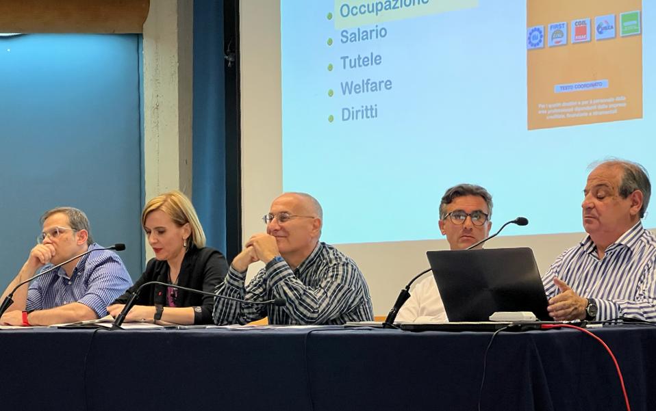 Il tavolo dei relatori