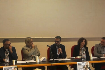 Tavola rotonda “Desertificazione bancaria: istituzioni, territori e cittadini a confronto”. Lenzini: “La banca di relazione è la carta vincente”
