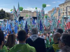 Primo Maggio a Monfalcone. Sbarra: il lavoro è fondamento della Repubblica. Sicurezza, battaglia di civiltà. Foto e video