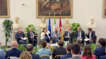 Credito e territorio, Colombani: c’è bisogno di credito per investimenti finalizzati alla trasformazione dei processi produttivi. I video