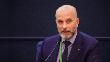 Colombani: serve un nuovo capitalismo partecipativo, banche e assicurazioni tornino alla loro funzione sociale