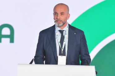 Colombani: subito un Protocollo dell’occupazione per governare l’impatto delle nuove tecnologie e gli effetti del risiko bancario. Le retribuzioni devono crescere anche attraverso la partecipazione agli utili. La relazione congressuale