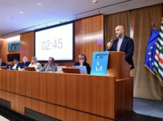 Colombani: contro la recessione democratica servono gli Stati Uniti d’Europa e una svolta partecipativa nell’economia